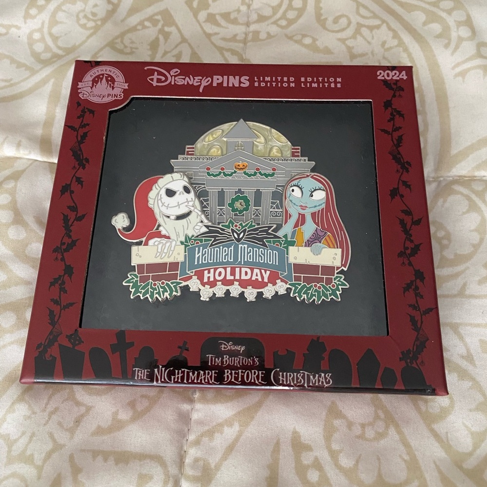 NWT LE Disneyland Haunted Mansion Holiday Jumbo Pin Nightmare Before Christmas